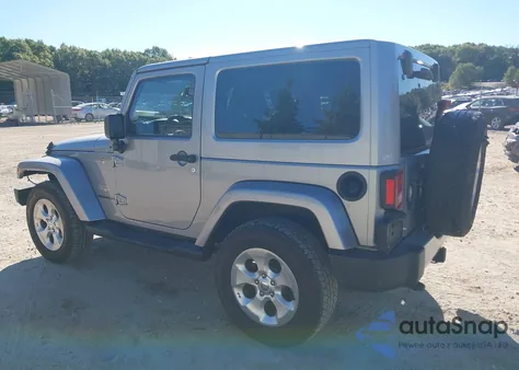 2015 Jeep Wrangler Sahara z USA, uszkodzony, nr VIN 1C4AJWBG2FL682417